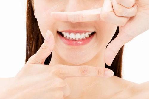 更新宁波口腔医院假牙义齿收费标准 吸附性义齿|全口超强吸附义齿|钢托支架|国产树脂牙费用公开